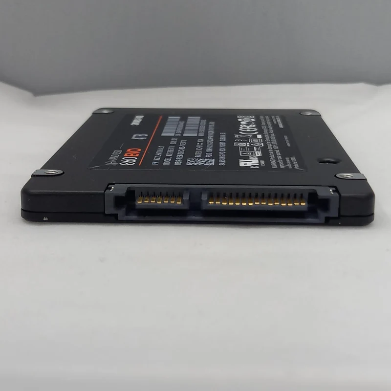 SAMSUNG SSD 4TB MZ-76E4T0