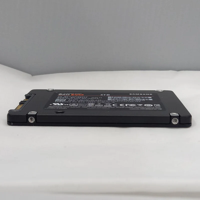 SAMSUNG SSD 4TB MZ-76E4T0