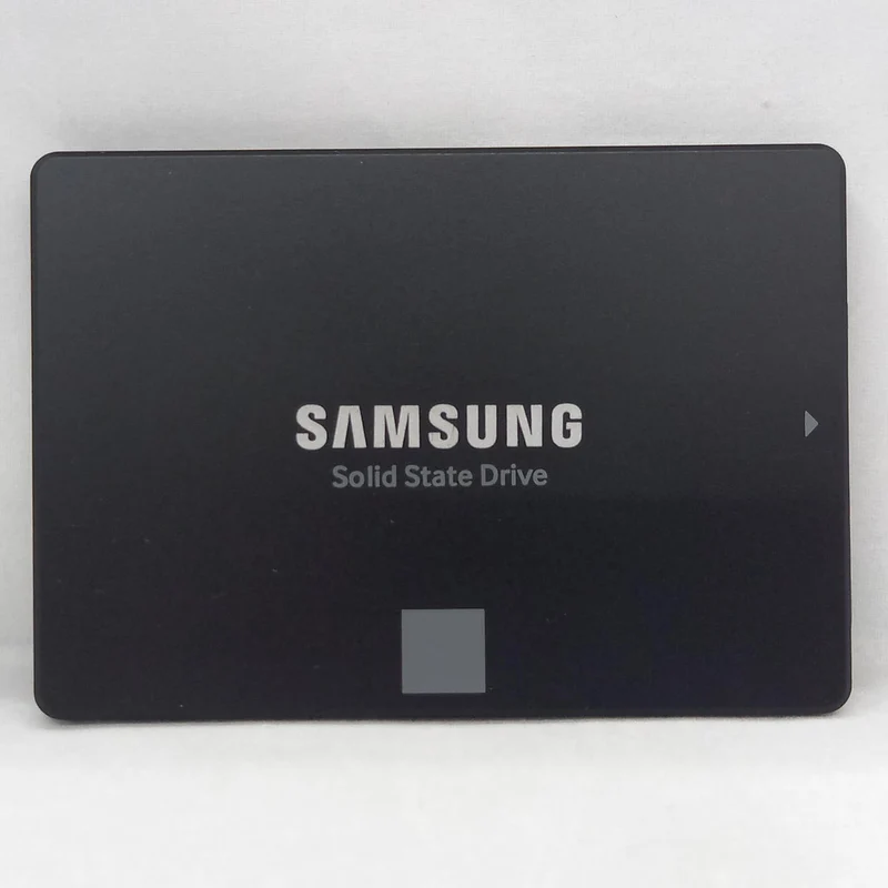 SAMSUNG SSD 4TB MZ-76E4T0