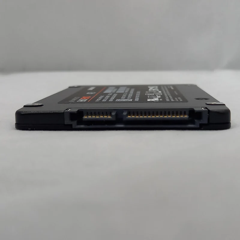 SAMSUNG SSD 4TB MZ-76E4T0