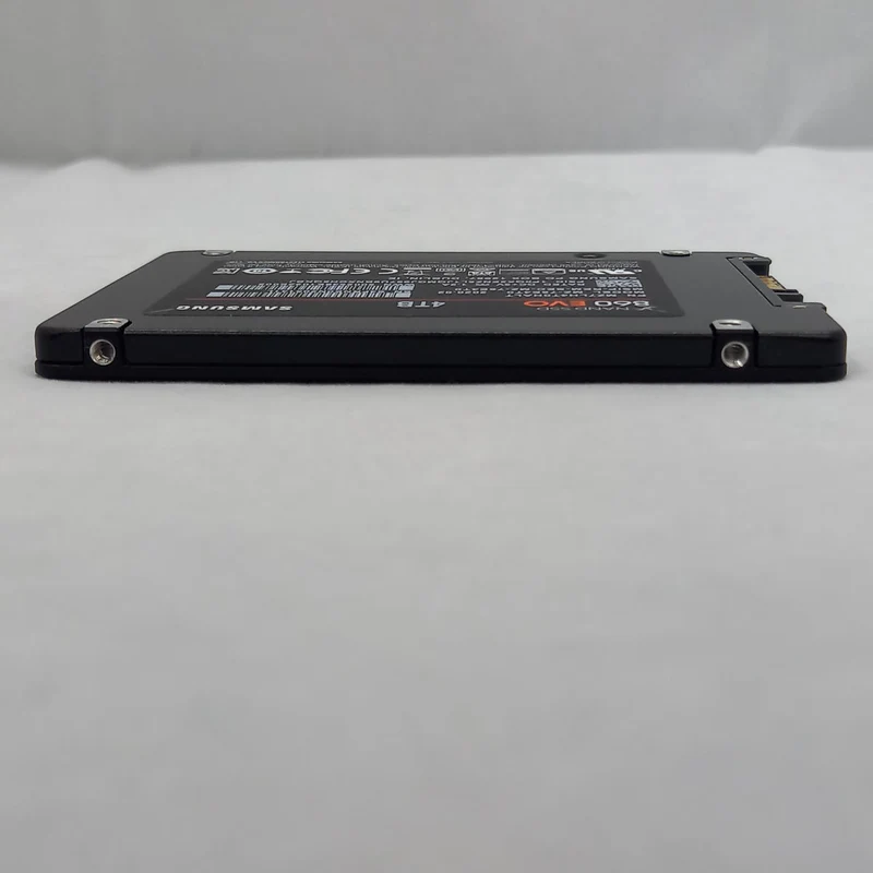 SAMSUNG SSD 4TB MZ-76E4T0