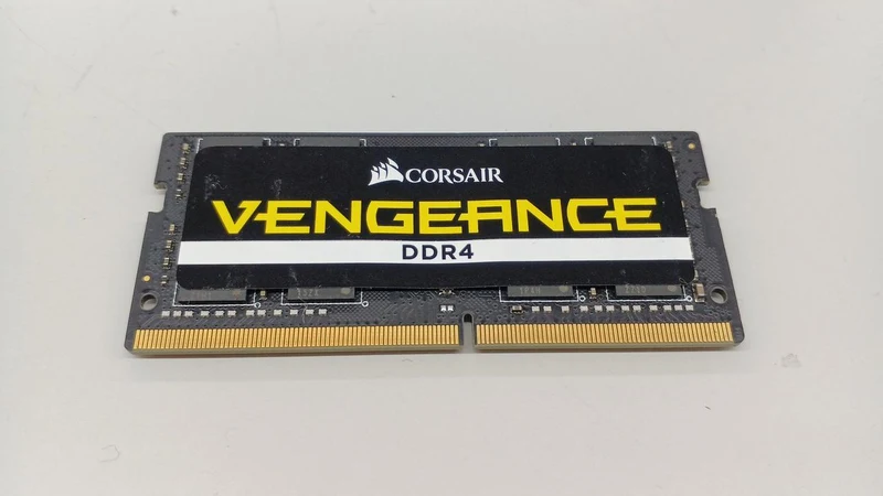 Mémoire CORSAIR pour ordinateurs portables CMSX16GX4M1A2666C18