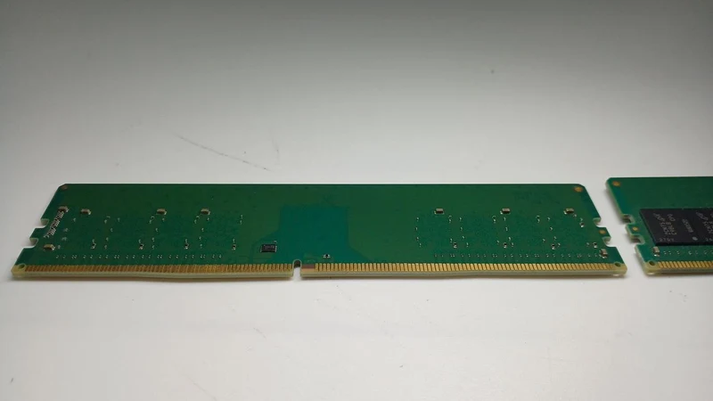 Mémoire CRUCIAL CT8G4DFS832A