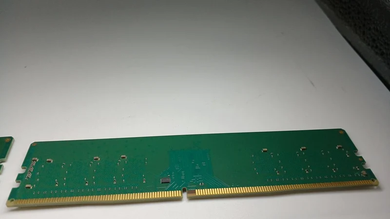 Mémoire CRUCIAL CT8G4DFS832A
