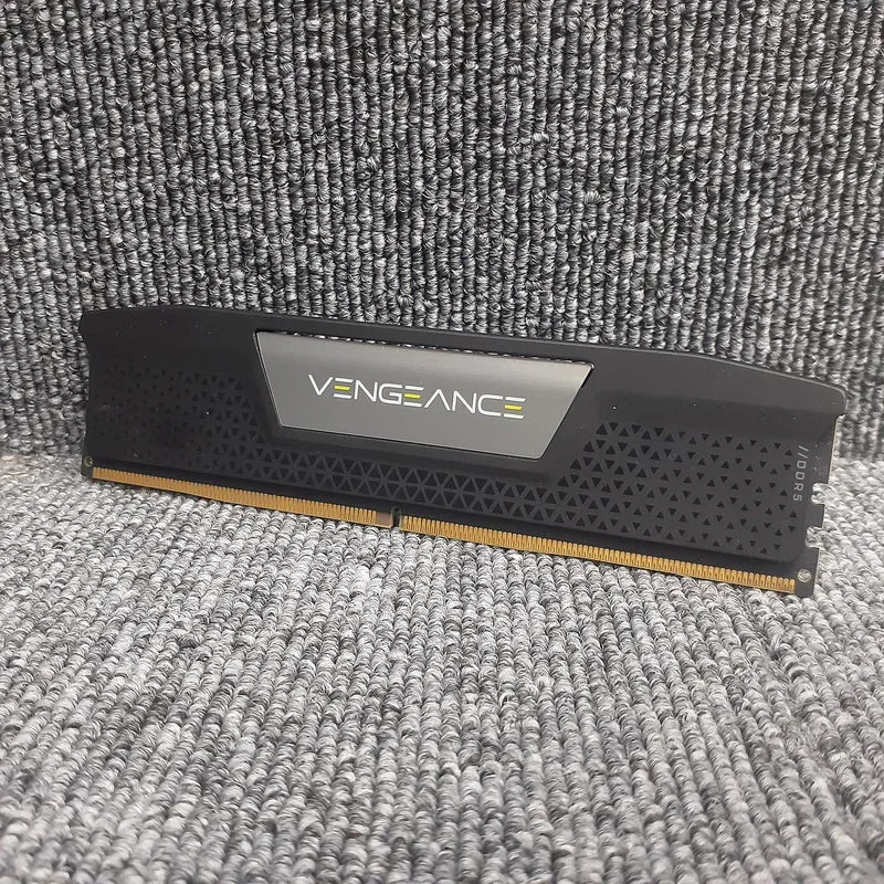 CORSAIR Memory CMK32GX5M2B5600C36
