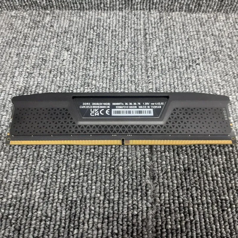 CORSAIR Memory CMK32GX5M2B5600C36
