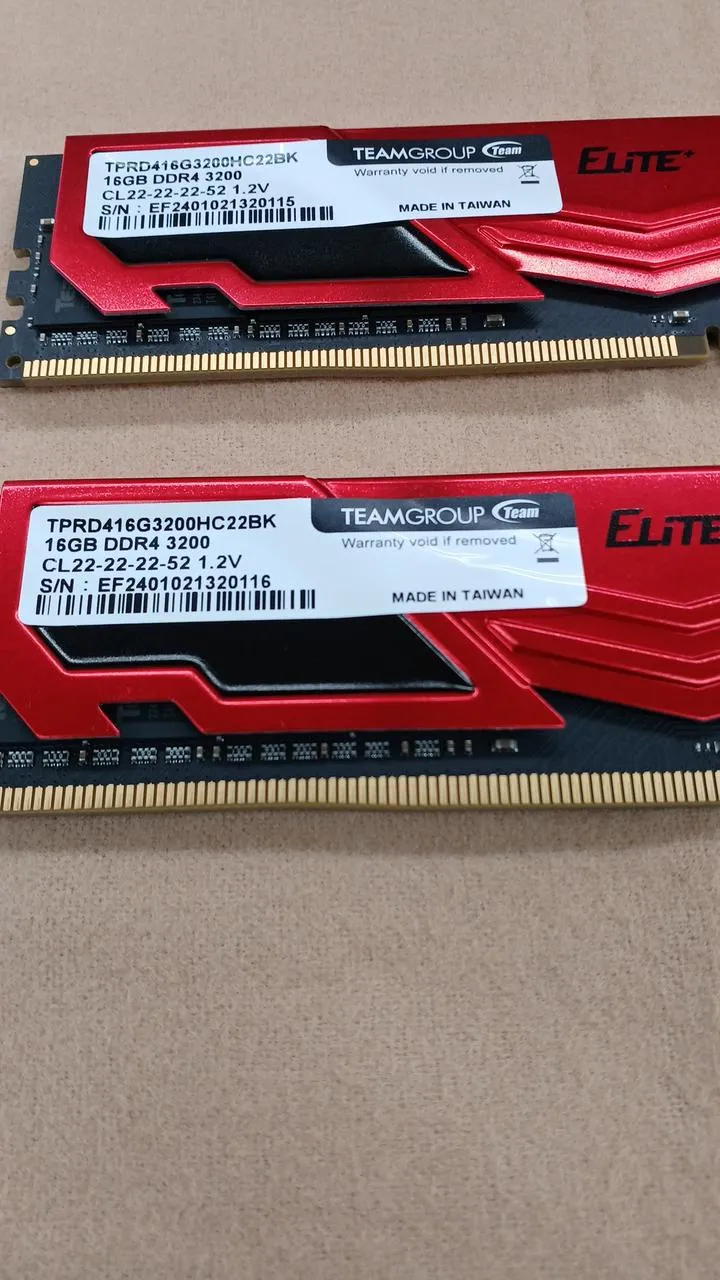 TEAMGROUP DDR4 Memory TPRD416G3200HC22BK