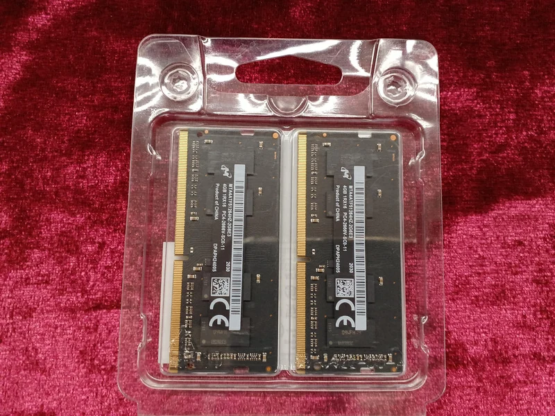 Mémoire essentielle : 4 Go x2 MTA4ATF51264HZ