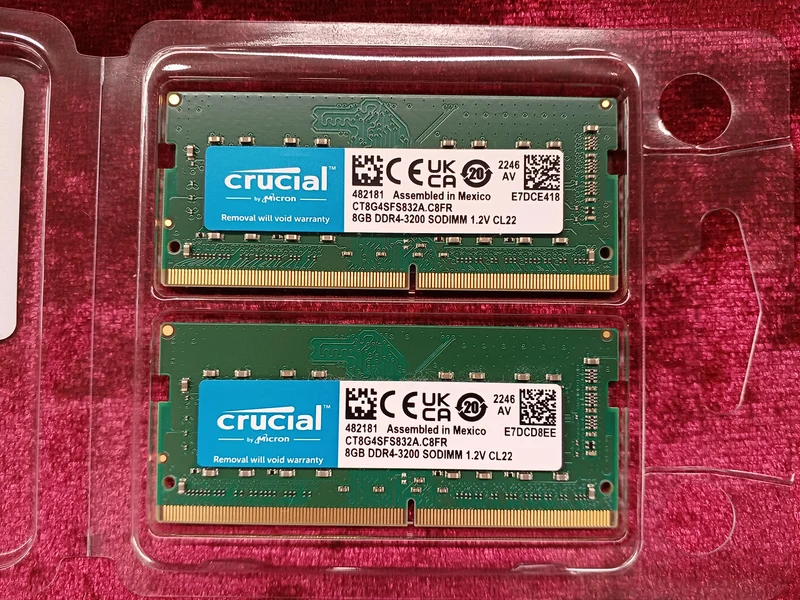 Crucial Memory: 8GB x2 CT8G4SFS832A