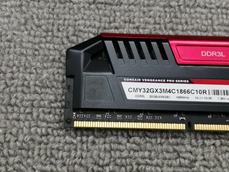Mémoire CORSAIR (DDR3L 8 Go × 4) CMY32GX3M4C1866C10R