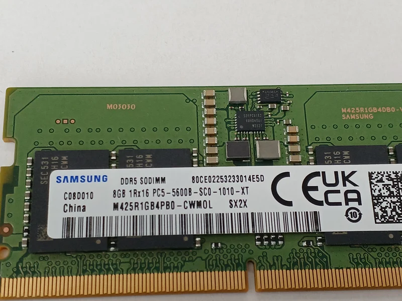 Mémoire pour ordinateur portable SAMSUNG DDR5 8 Go x 8 barrettes M415R1GB4PB0-CWM0L