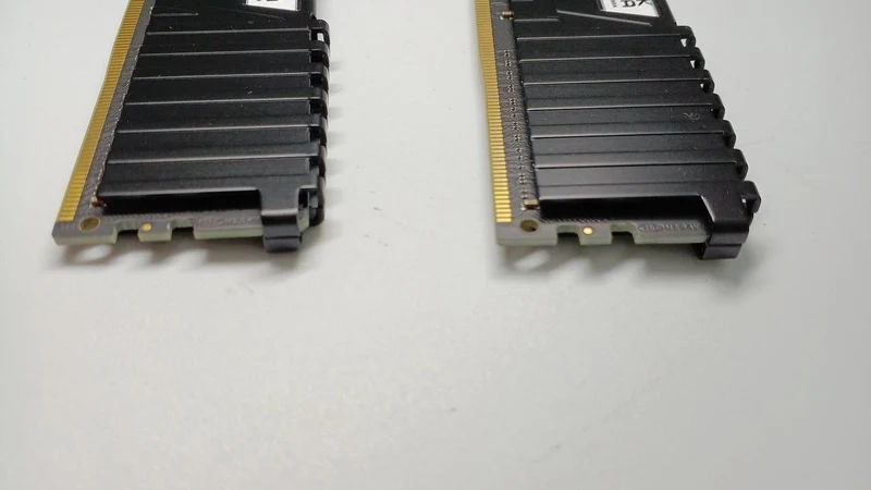 Mémoire CORSAIR CMK32GX4M2C3200C18