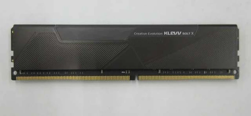 KLEVV DDR4-3600 16 Go KD4AGU880-36A180U