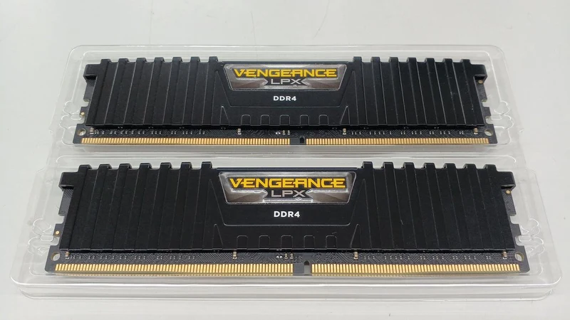 CORSAIR PC Memory CMK16GX4M2A2666C16