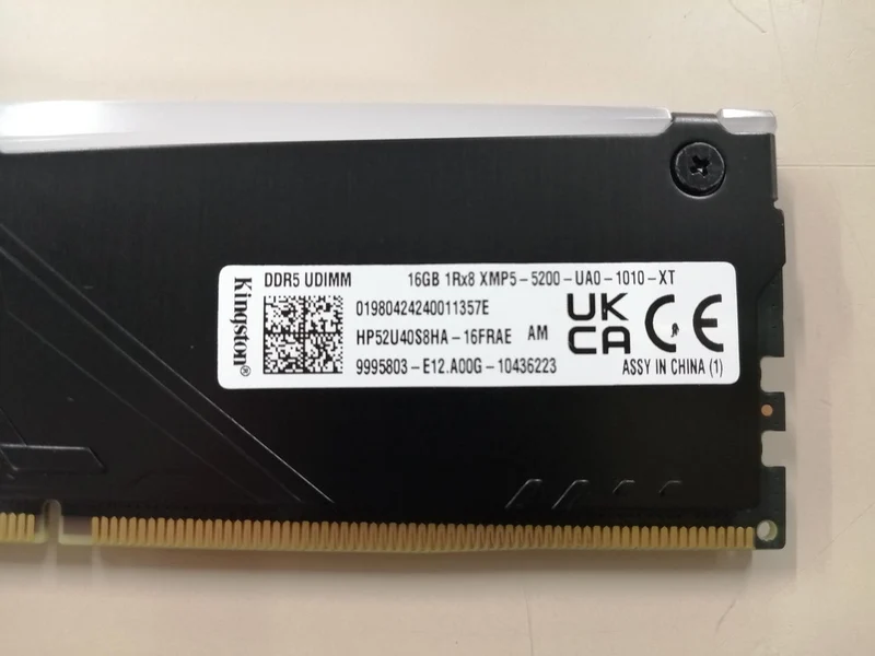 Mémoire KINGSTON DDR5 16 Go 1RX8 XMP5-5200