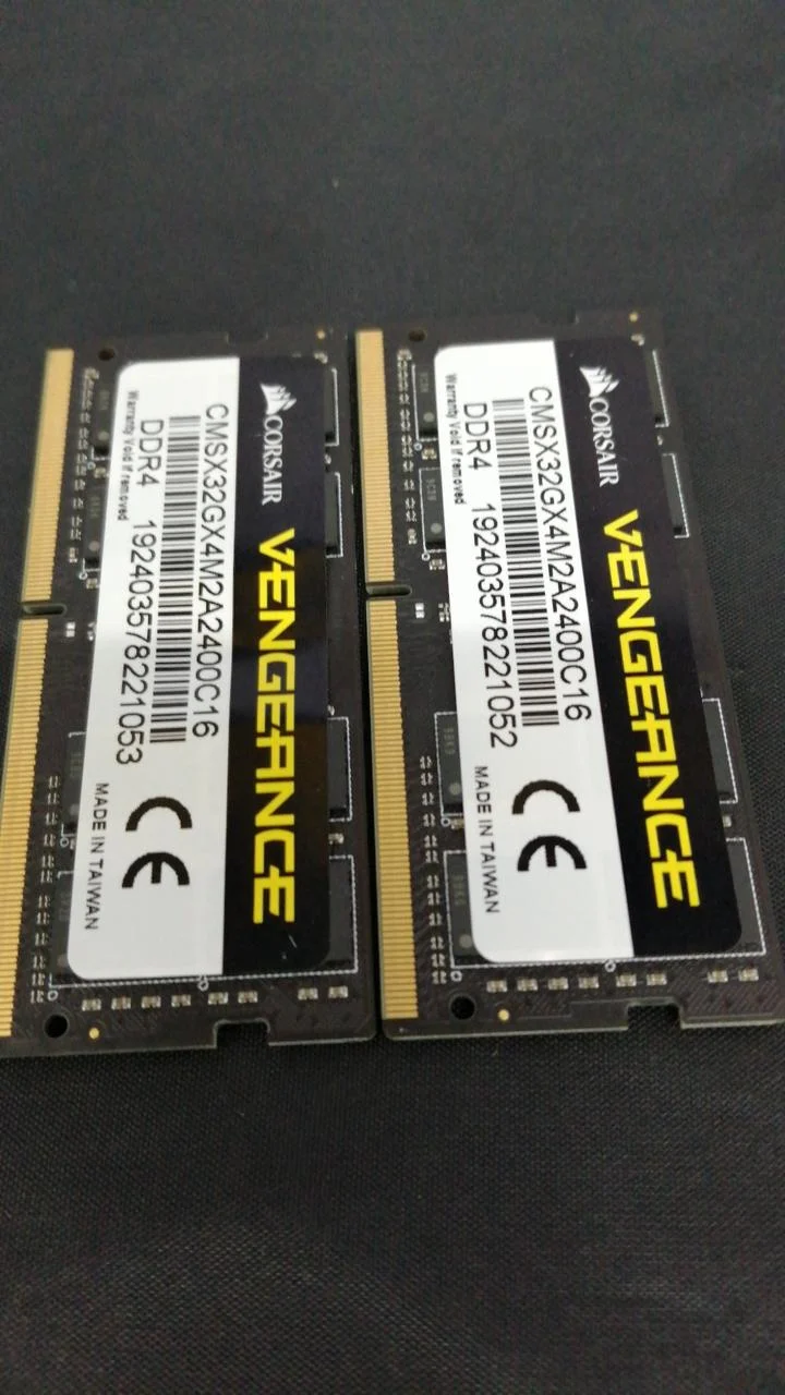 VENGEANCE DDR4 32GB Memory (16GB×2) CMS32GX4M2A2400C16