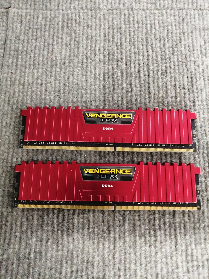 CORSAIR PC Memory CMK16GX4M2A2666C16R