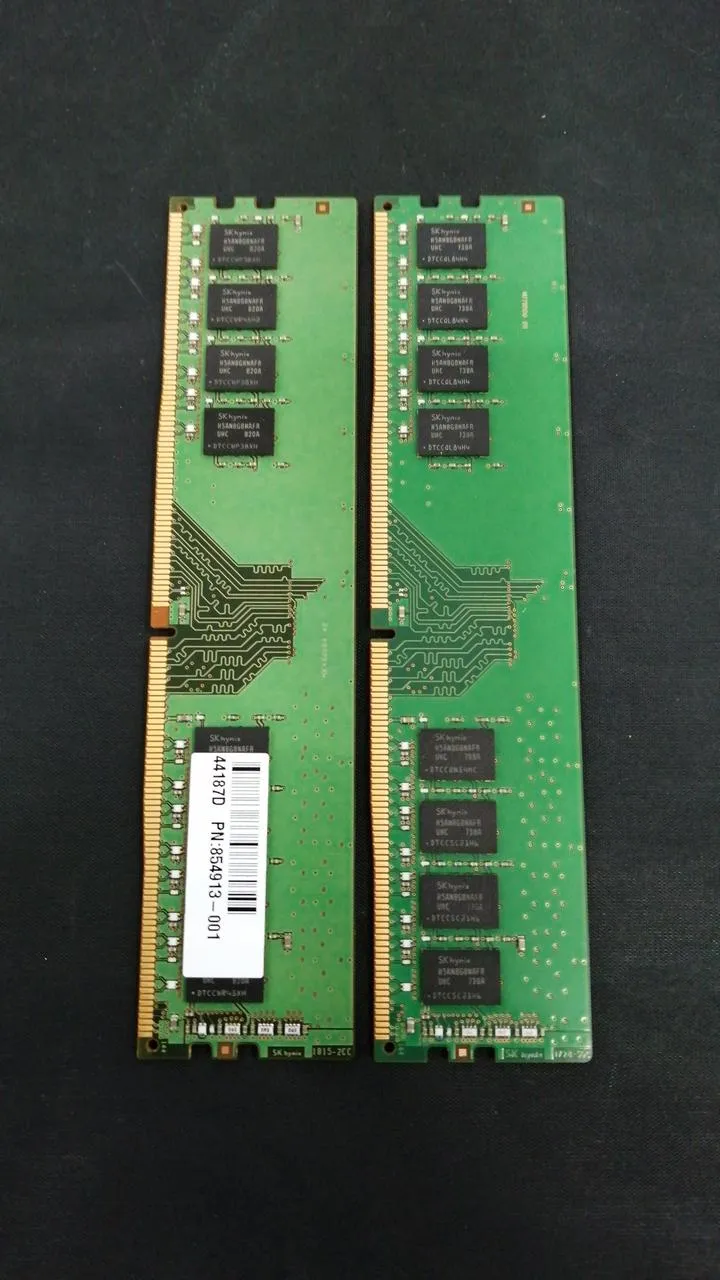 SK HYNIX DDR4 Memory 8GB x 2 Sticks HMA81GU6AFR8N