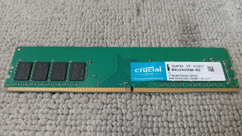 Mémoire CRUCIAL W4U2400CM-8G