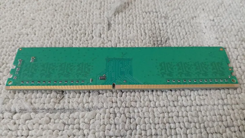 Mémoire CRUCIAL W4U2400CM-8G