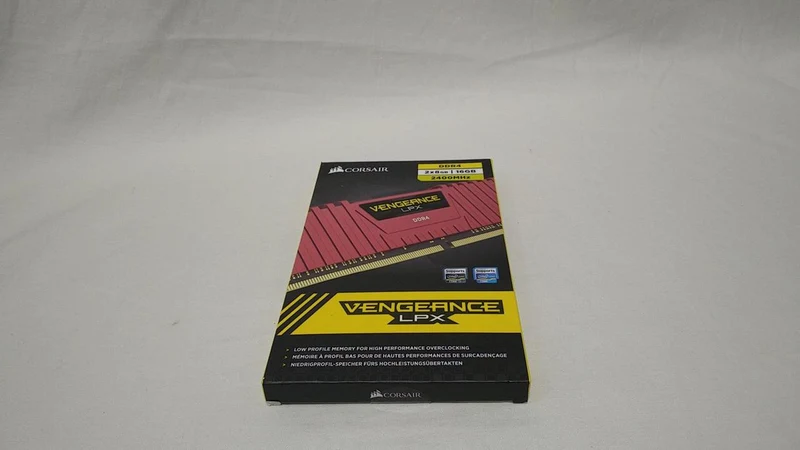 Mémoire CORSAIR DDR4 CMK16GX4M2A2400C16R