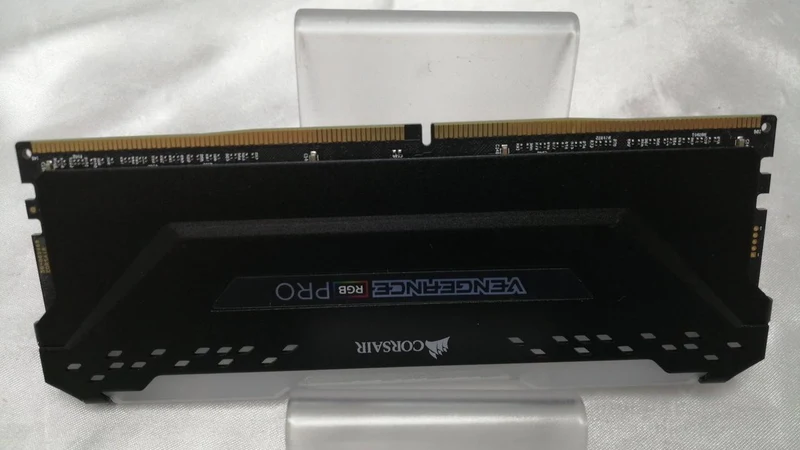Mémoire PC CORSAIR CMW32GX4M2A2666C16