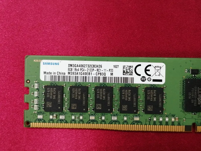 Mémoire SAMSUNG M393A1G40EB1