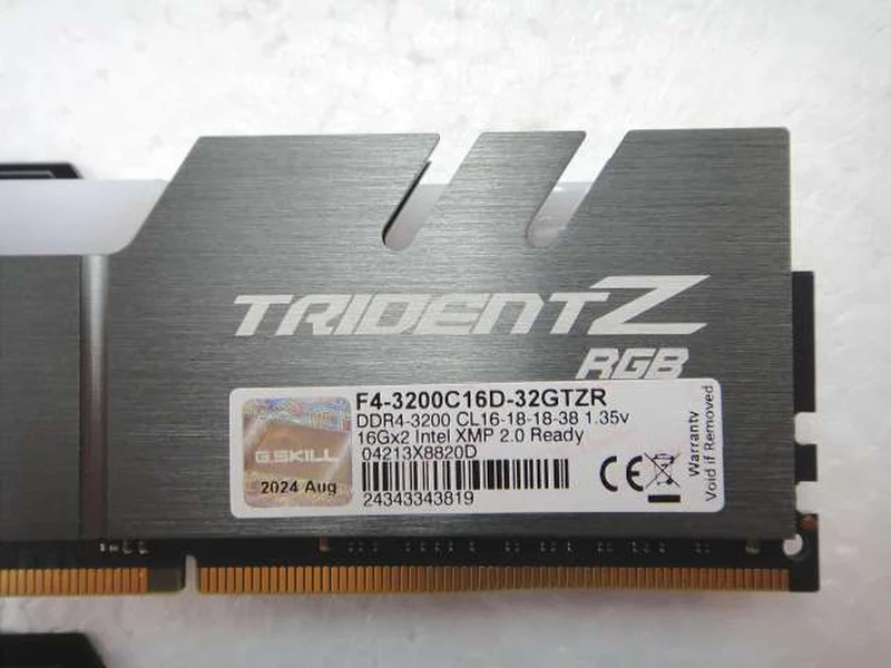 Mémoire vive G.SKILL DDR4 pour PC de bureau, 2 x 16 Go (32 Go au total), F4-3200C16D-32GTZR