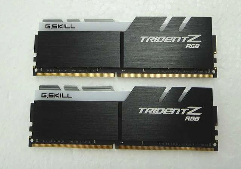 Mémoire vive G.SKILL DDR4 pour PC de bureau, 2 x 16 Go (32 Go au total), F4-3200C16D-32GTZR