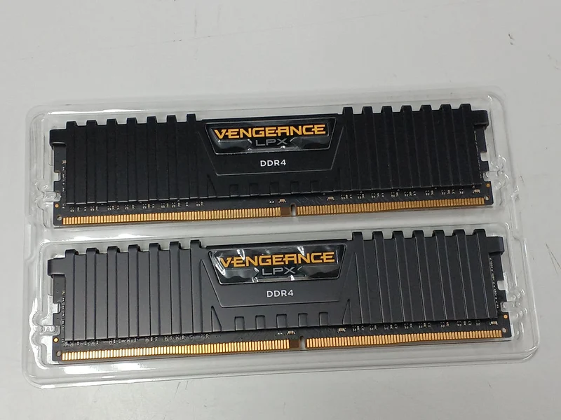 CORSAIR DDR4 Desktop Memory DDR4 32GB (16GB×2)