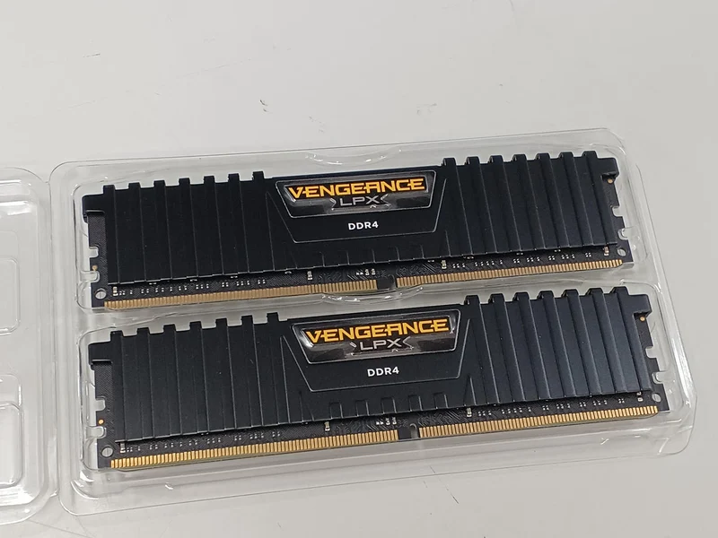 CORSAIR DDR4 Desktop Memory DDR4 32GB (16GB×2)