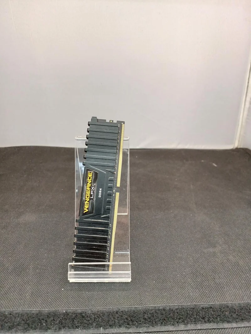 [JUNK] CORSAIR [DRAM Error] DDR4 Memory 8GB CMK16GX4M2A2666C16