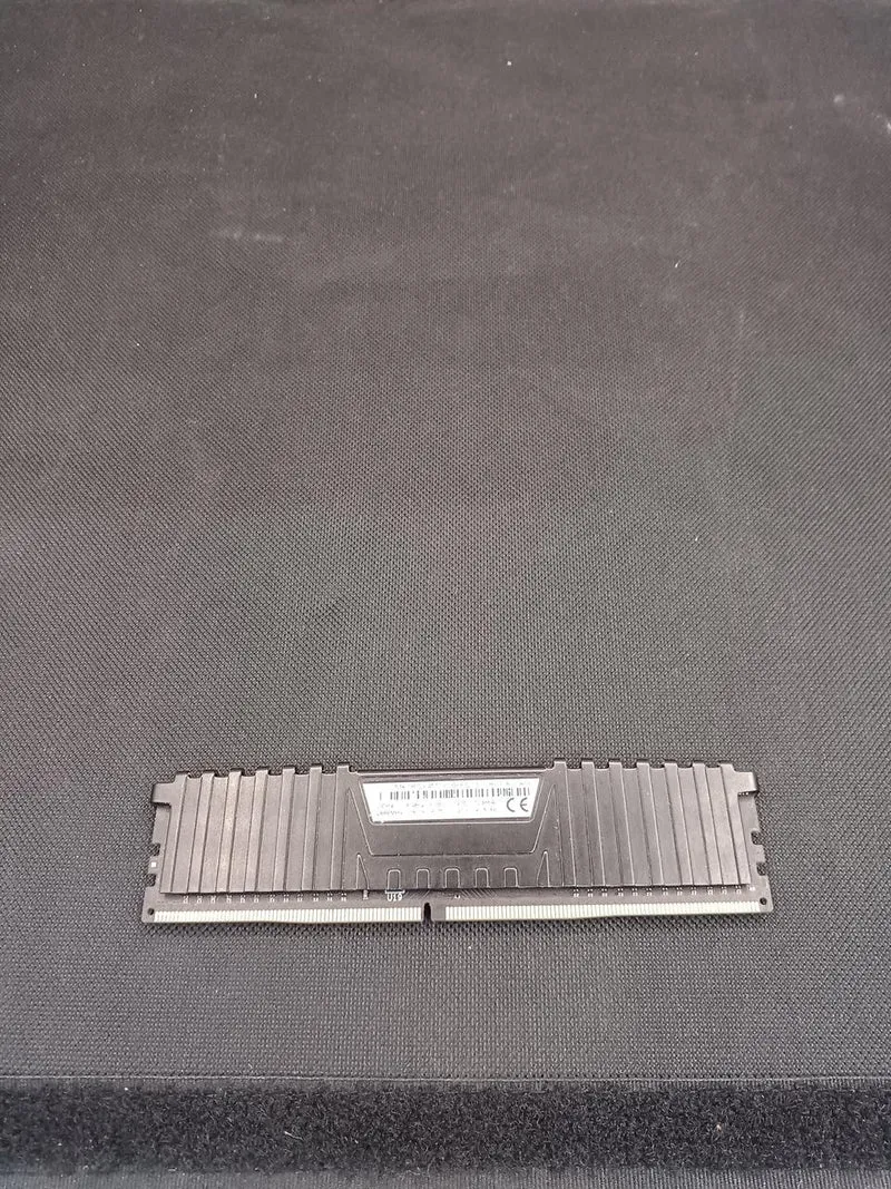 [JUNK] CORSAIR [DRAM Error] DDR4 Memory 8GB CMK16GX4M2A2666C16