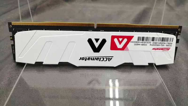 ACCLAMAROR Memory: DDR5 32GB-5600MHZ