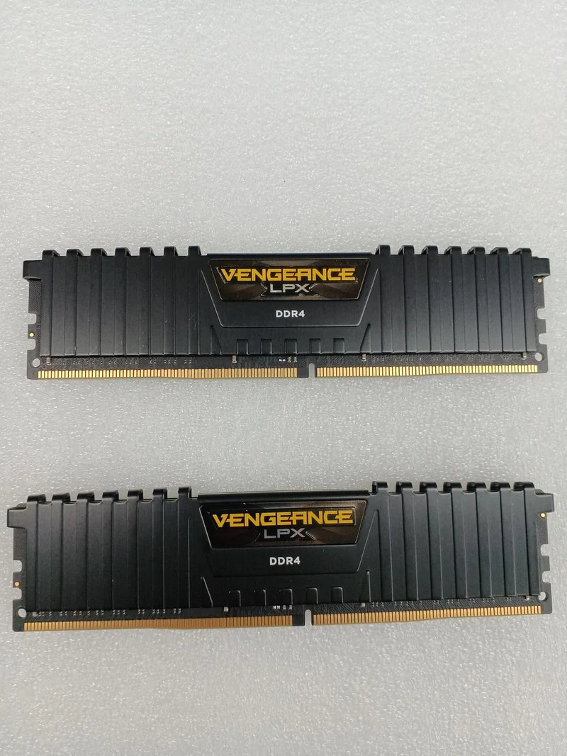 CORSAIR [16GBx2] DDR4 Memory CMK32GX4M2A2666C16