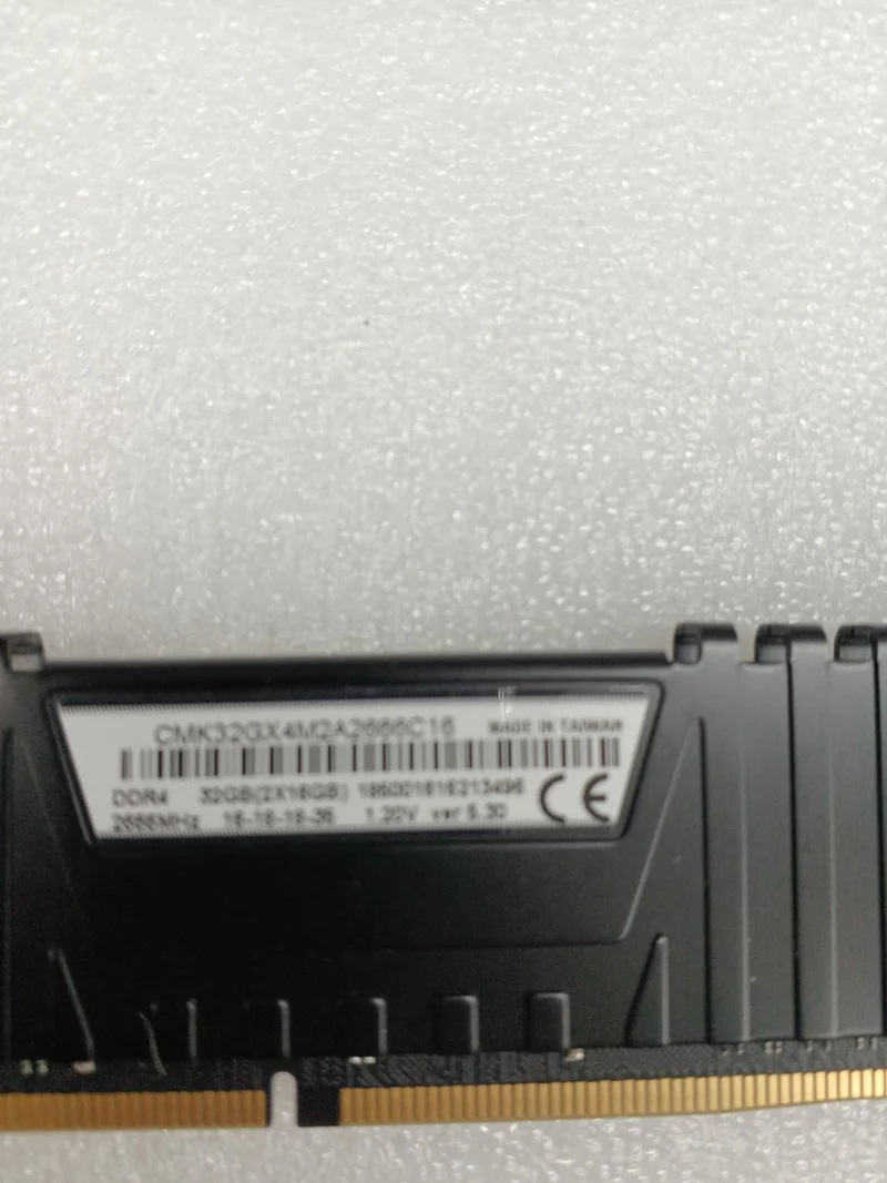 CORSAIR [16GBx2] DDR4 Memory CMK32GX4M2A2666C16