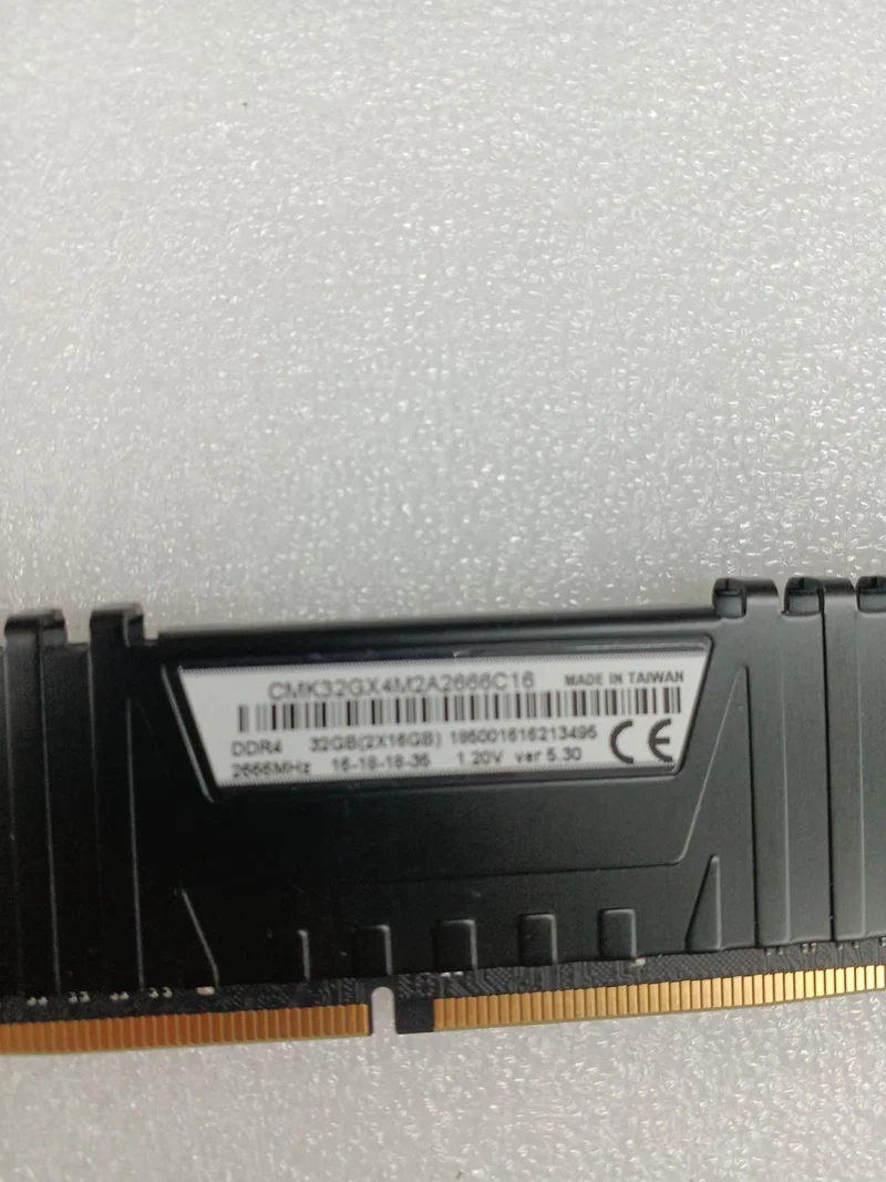 CORSAIR [16GBx2] DDR4 Memory CMK32GX4M2A2666C16