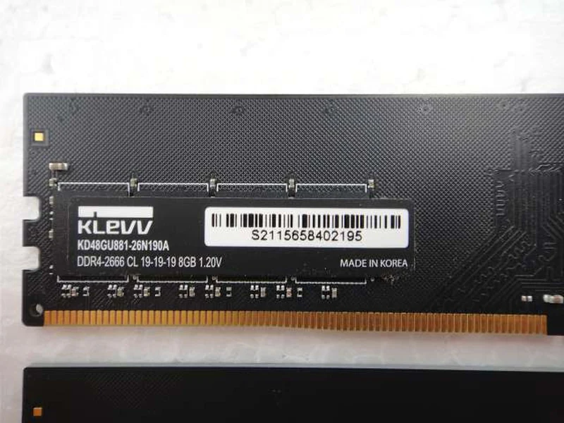 KLEVV DDR4 (PC4)-2666 8 Go x 2 (16 Go au total) KD48GU881-26N190A