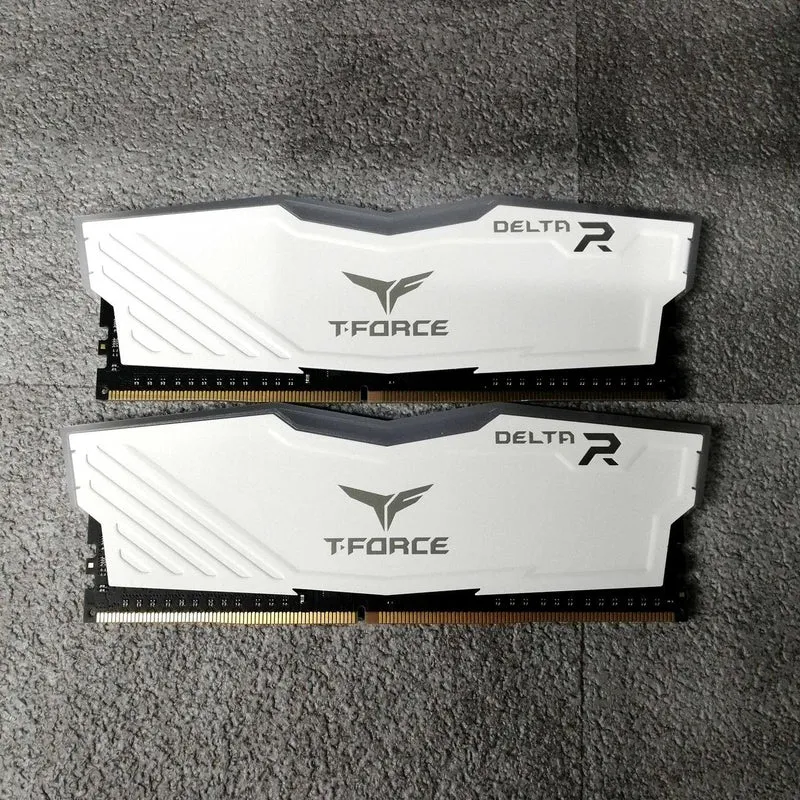 TEAM PC Memory: TF4D48G3600HC18JBK