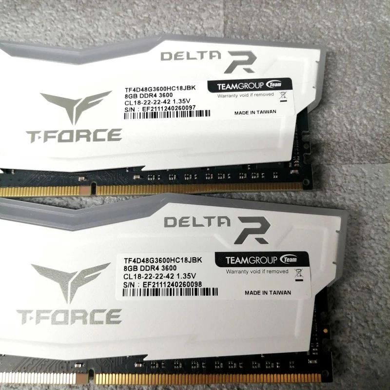 TEAM PC Memory: TF4D48G3600HC18JBK