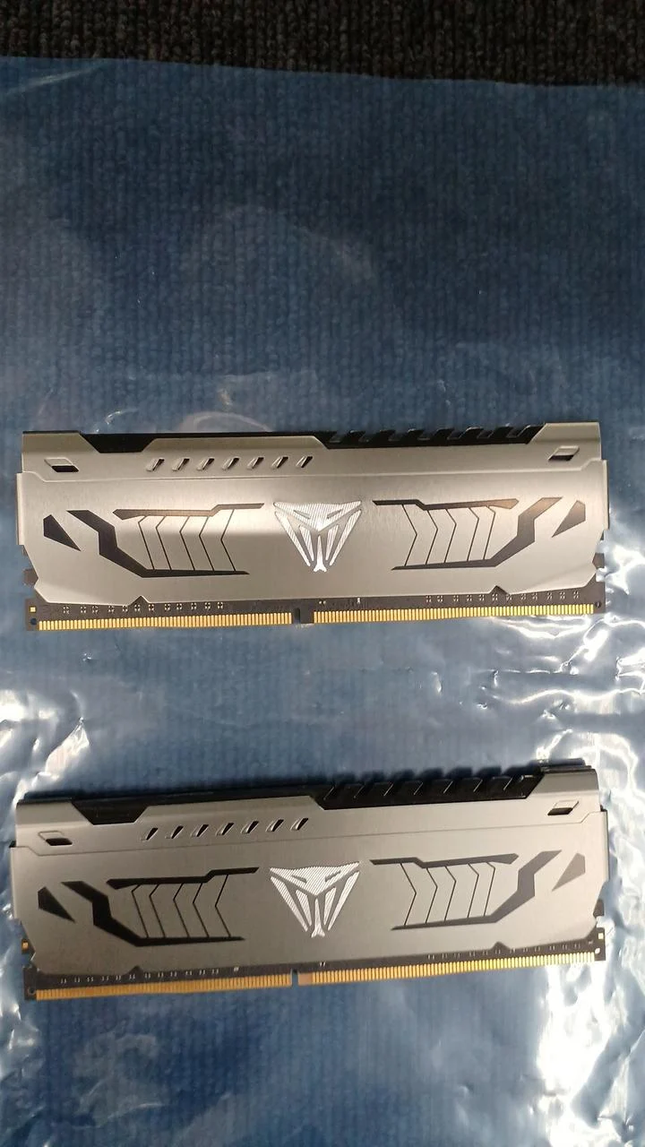 Mémoire de bureau PATRIOT DDR4 PVS416G413C9K