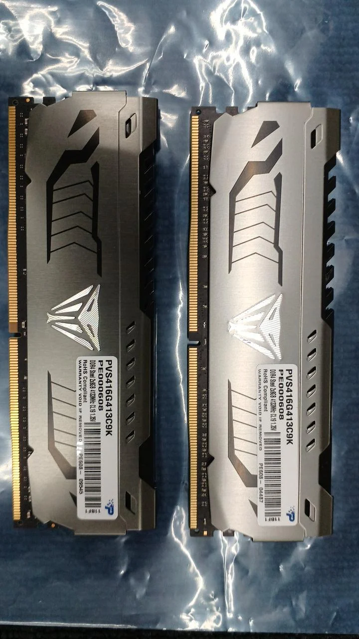 Mémoire de bureau PATRIOT DDR4 PVS416G413C9K