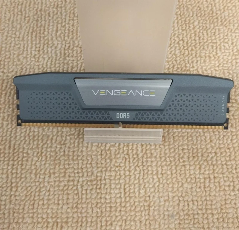 Mémoire CORSAIR DDR5 CMK5X16G1B52Z40A2