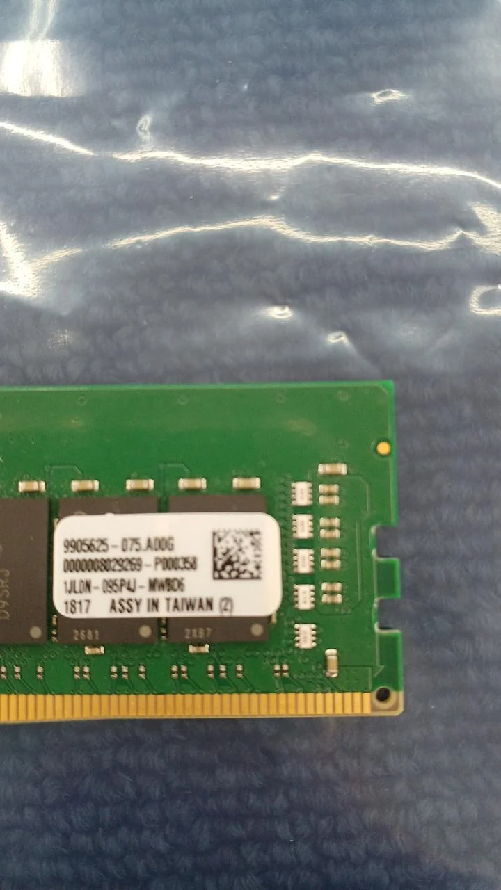 KINGSTON DDR4 Desktop Memory KVR24N17D8/16