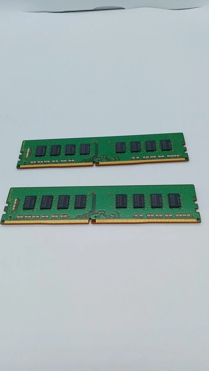 SAMSUNG Memory: DDR4 8GB × 2-Die M378A1G43DB0-CPB