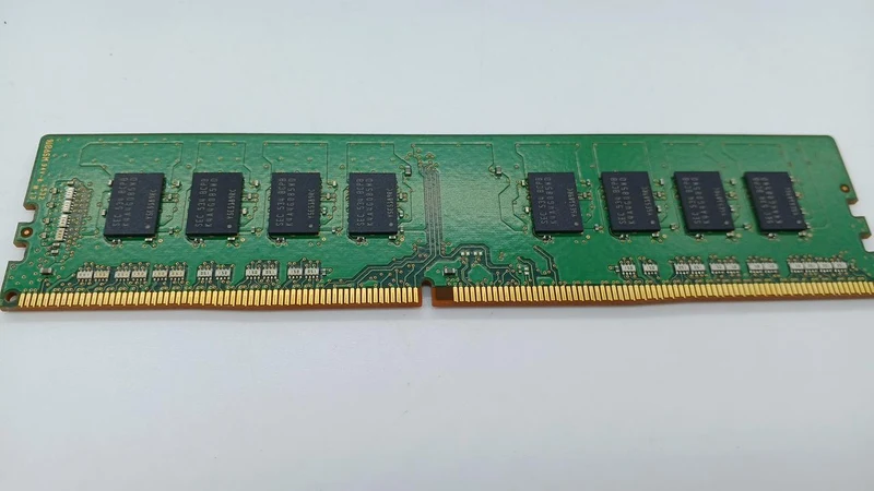 SAMSUNG Memory: DDR4 8GB × 2-Die M378A1G43DB0-CPB