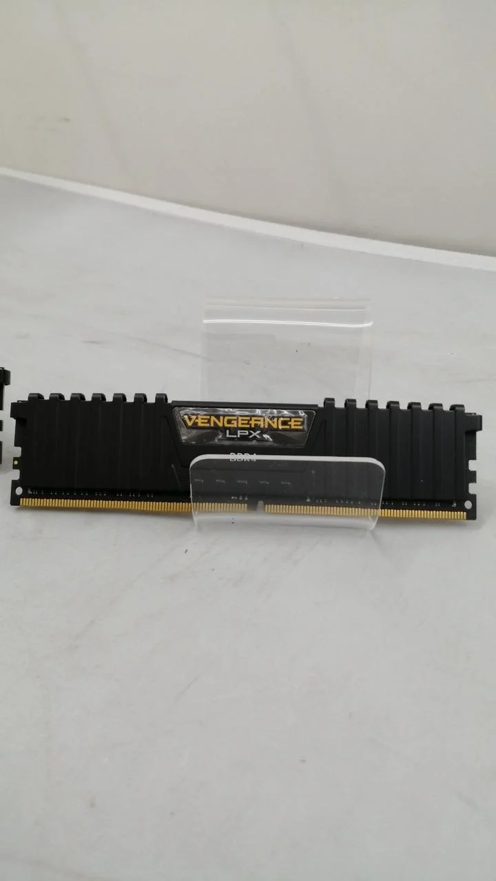 Mémoire CORSAIR CMK32GX4M2E3200C16