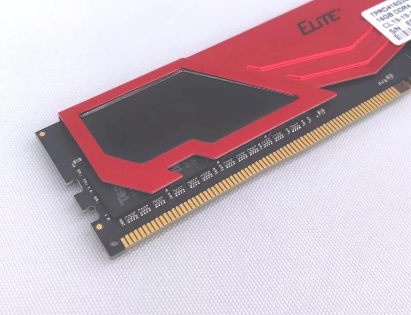Mémoire ELITE DDR4 TPRD416G2666HC19BK