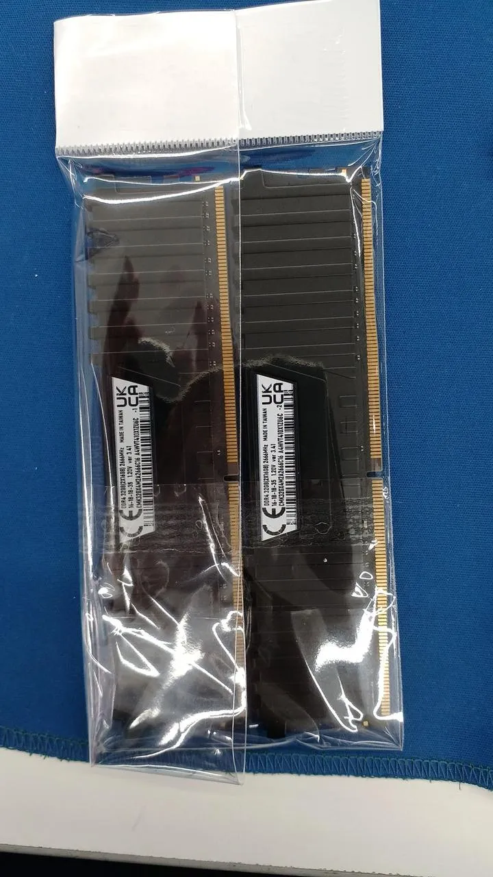 CORSAIR Desktop DDR4 Memory DDR4 32GB 2666MHZ