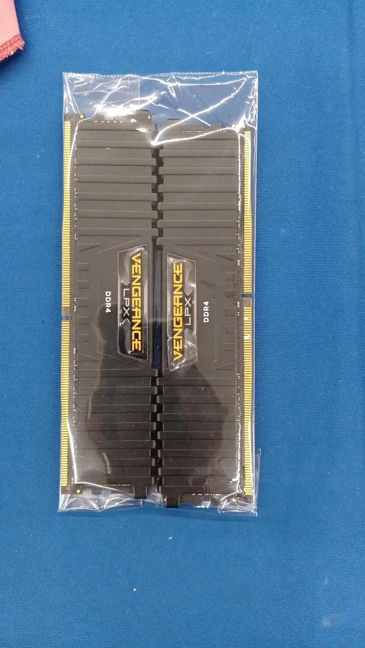 CORSAIR Desktop DDR4 Memory DDR4 32GB 2666MHZ
